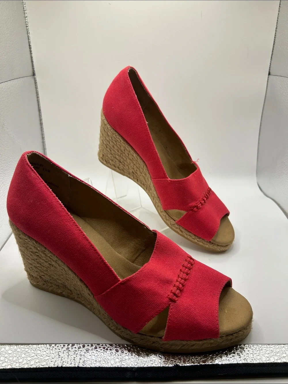 GH Bass Andi style wedge sandals ladies size 8.5 M muted red boho coastal
